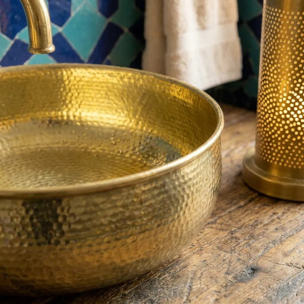 Round Hammered Brass Vessel Sink for Bathroom Vanity